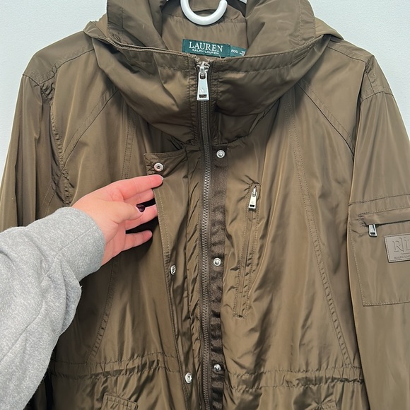 Ralph Lauren Anorak with Hidden Hood - Picture 3 of 9